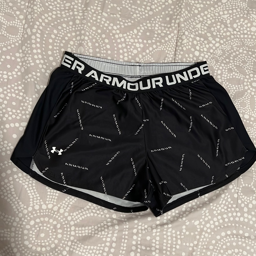 Under Armour Shorts (Medium)